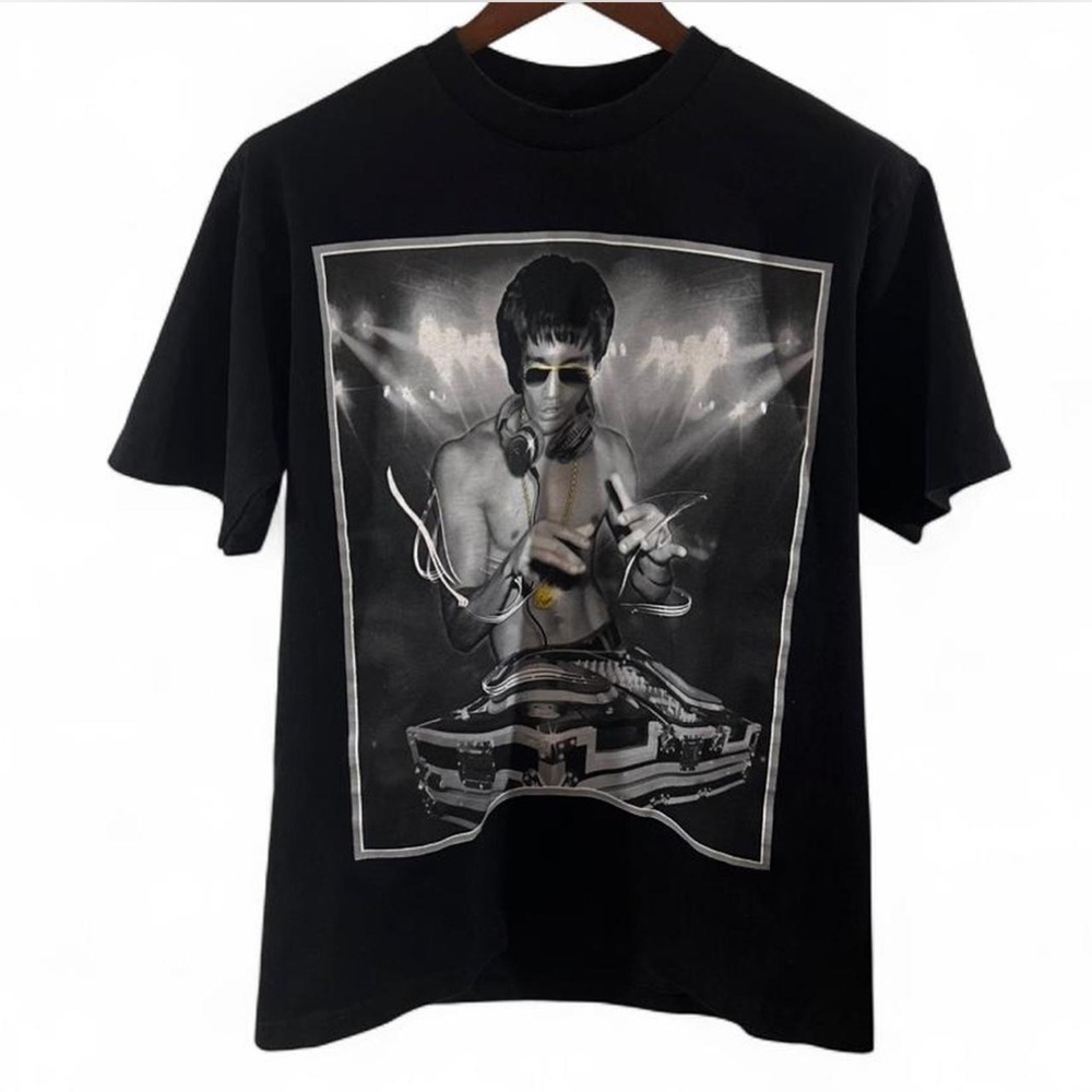Men’s Bruce Lee DJ Black Graphic T-Shirt Size Large - Picture 2 of 5